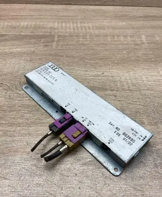 Audi A4 S4 B6 8E 8H Antenna control unit 8E9035225B