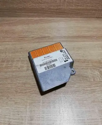 BMW 5 E39 Airbag control unit/module 8374799