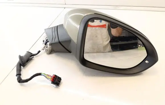 Volkswagen ID.3 Front door electric wing mirror E1041551