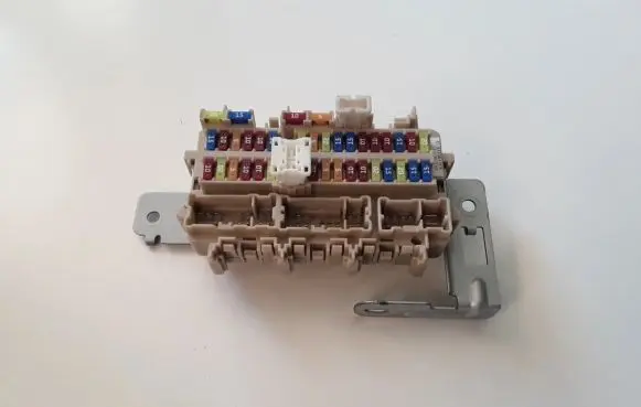 Nissan Qashqai Fuse module 4EB0A
