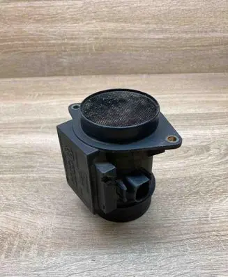 Volkswagen Touareg I Mass air flow meter 074906461 71822101