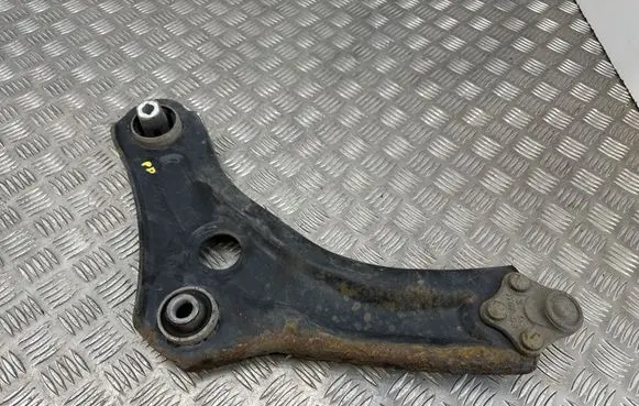 Renault Megane IV Front lower control arm/wishbone 