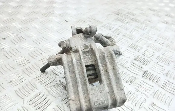 Volkswagen Golf IV Rear brake caliper