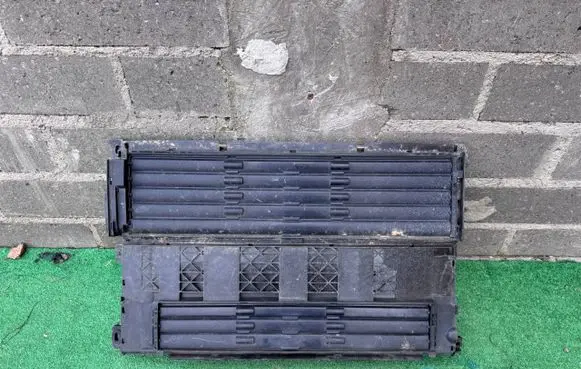 Peugeot 308 Intercooler air guide/duct channel 9855653580