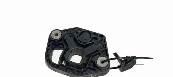 Radiator mount bracket