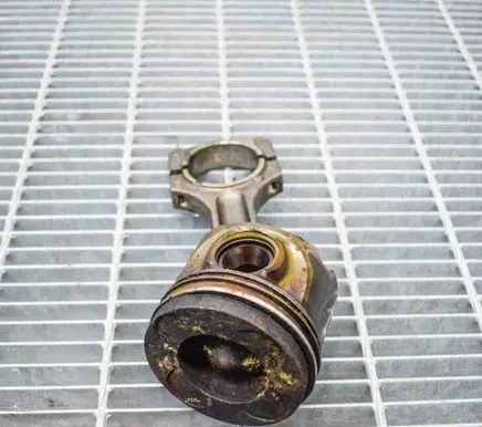BMW 5 E60 E61 Piston 7792745