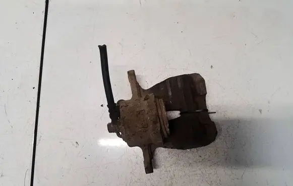 Toyota RAV 4 (XA30) Front brake caliper