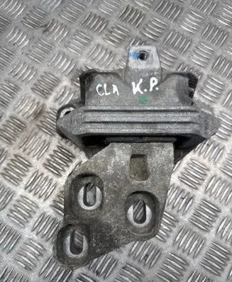 Mercedes-Benz CLA C117 X117 W117 Engine mount bracket A2462400617