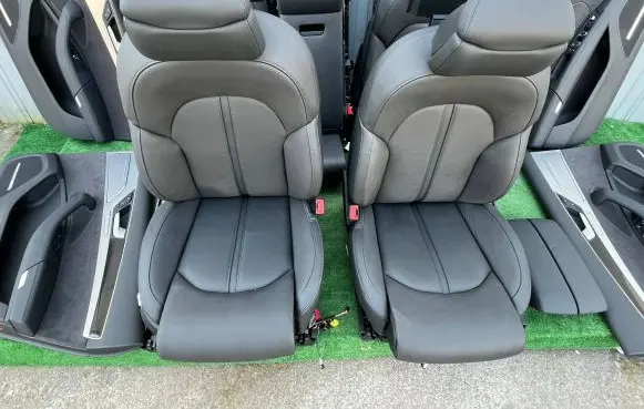 Seat set