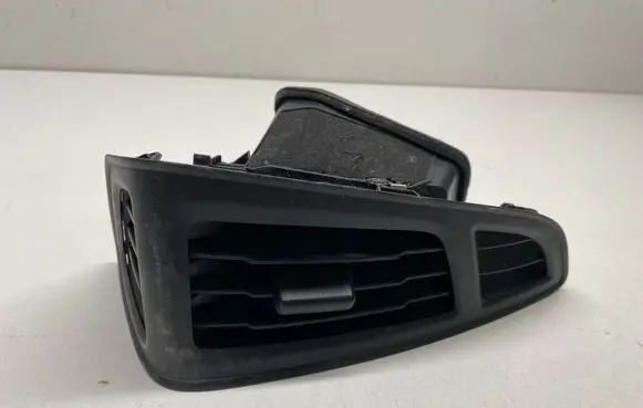 Ford Focus Dashboard side air vent grill/cover trim BM51018B08