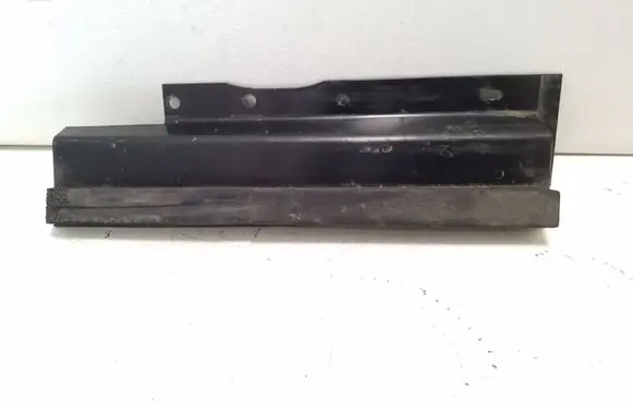 Ford Ranger Fender end trim LB3B19E670B