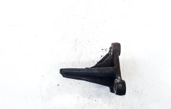 Hyundai Santa Fe Engine mounting bracket