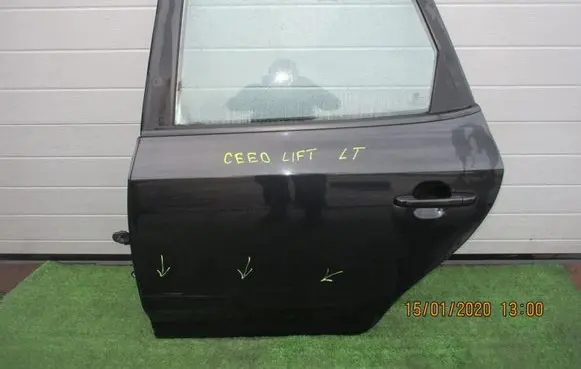 KIA Ceed Rear door