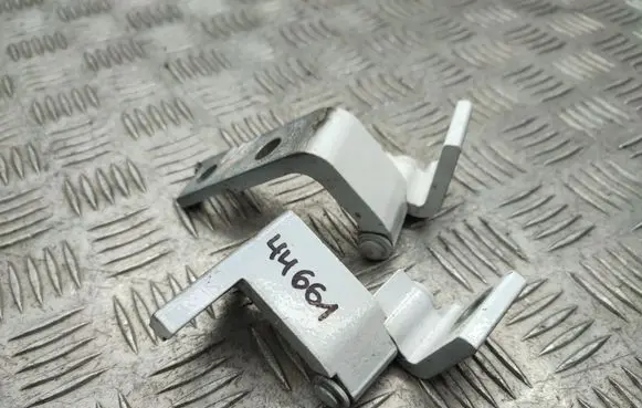 Lexus RX 450H Front door upper hinge