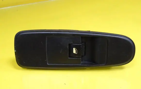 Citroen C4 I Picasso Electric window control switch 96639377ZD