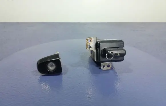 Toyota Prius (NHW20) Ignition lock 626399-000