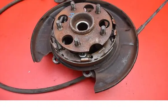 Cadillac SRX Front wheel hub spindle knuckle
