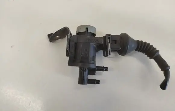 Skoda Superb B5 (3U) Turbo solenoid valve 1J0906283A