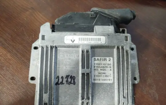 Renault Clio II Engine control unit/module 7700115160 7700113511