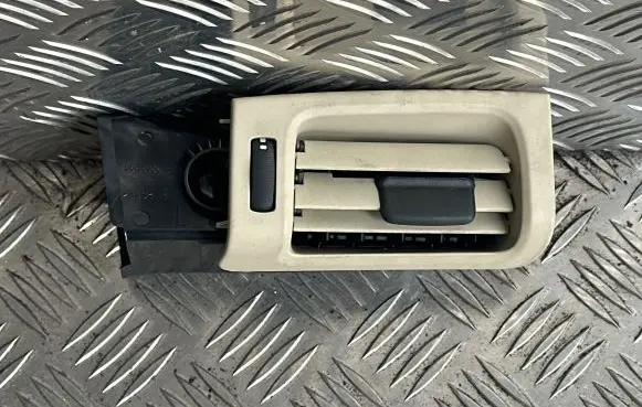 Volvo XC60 Dashboard side air vent grill/cover trim 30671770