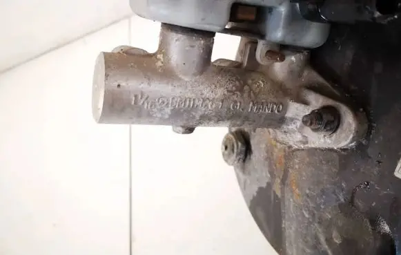 Master brake cylinder