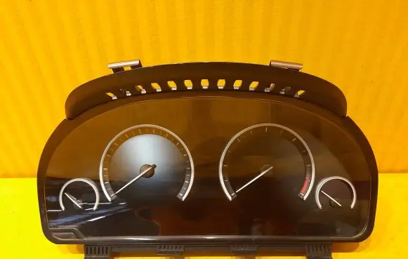 BMW 5 F10 F11 Speedometer (instrument cluster) 6805234