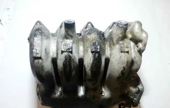 Mitsubishi Carisma Intake manifold