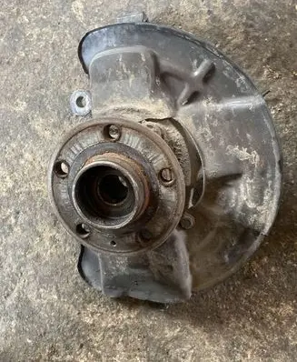 Volvo S60 Front wheel hub