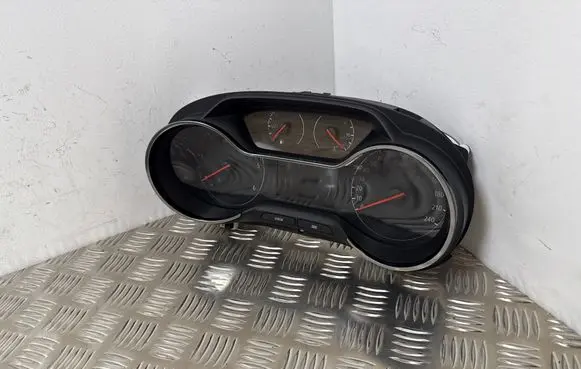Opel Grandland X Speedometer (instrument cluster) 981575968000 9815759680