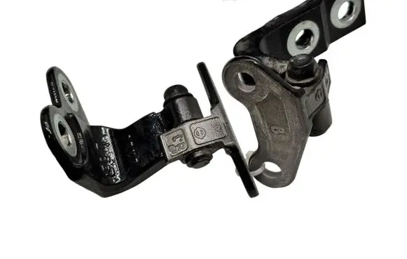 Nissan Rogue Rear door hinge set 
