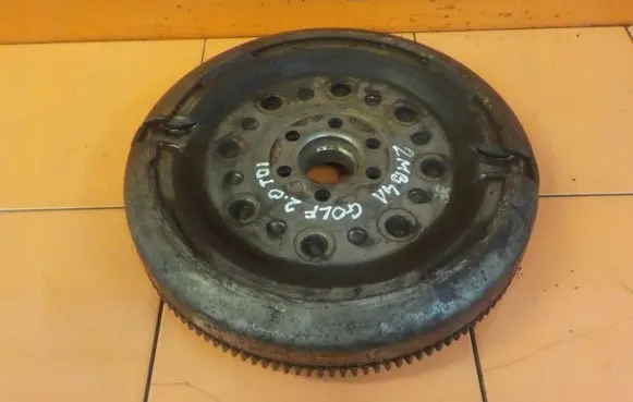 Volkswagen Golf VI Dual mass flywheel 2MB41