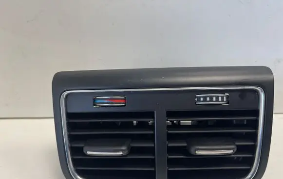 Audi A5 Sportback 8TA Rear air vent grill 8K0819203
