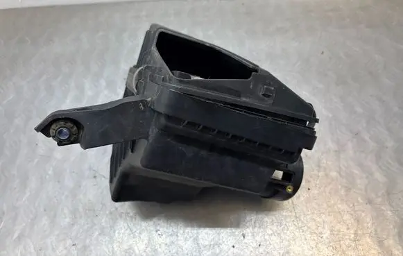 Nissan Qashqai Air filter box 4EB0A