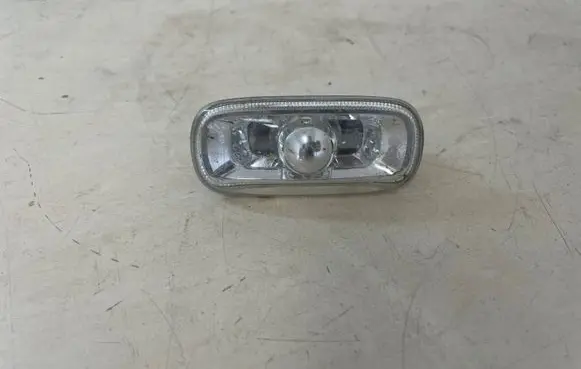 Audi A4 S4 B7 8E 8H Front fender indicator light 8E0949127