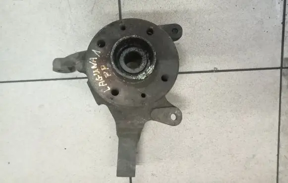 Renault Laguna I Front wheel hub spindle knuckle 0000