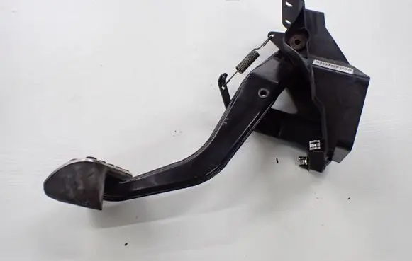 Mercedes-Benz CL C216 Brake pedal A2212901001