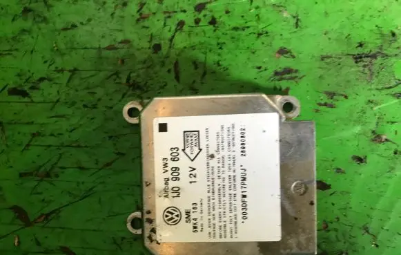 Volkswagen Golf IV Airbag control unit/module