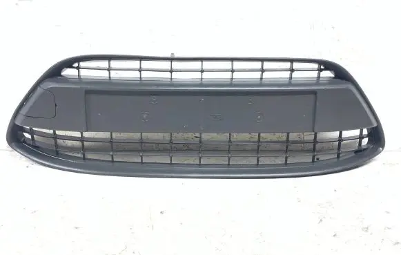 Ford Fiesta Front bumper upper radiator grill 8A6117B968A