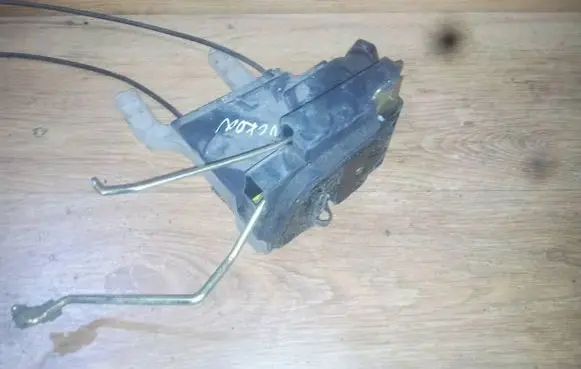 Hyundai Tucson JM Front door lock