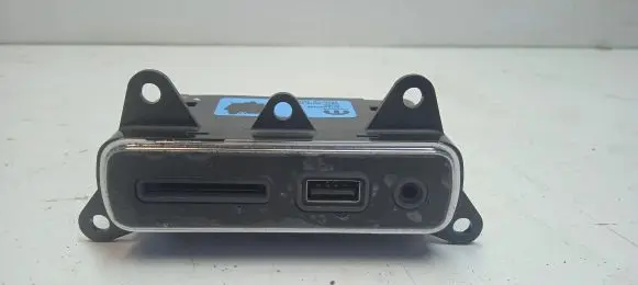 Maserati Levante AUX in-socket connector 06701551660