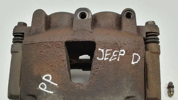 Jeep Grand Cherokee (WK) Front brake caliper