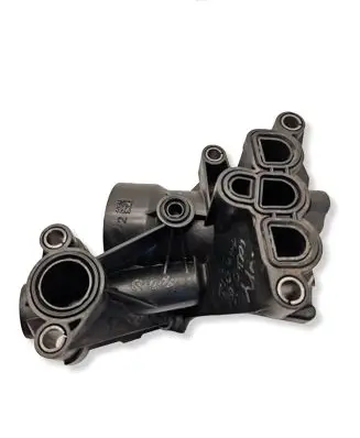 Volkswagen Tiguan Oil filter mounting bracket 05L115389 05L906455K