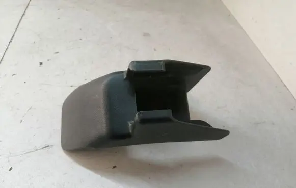 Toyota Prius+ (ZVW40) Front driver seat rail trim 7215847050