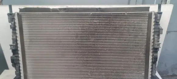 Ford C-MAX I Coolant radiator 3M5H8005TL