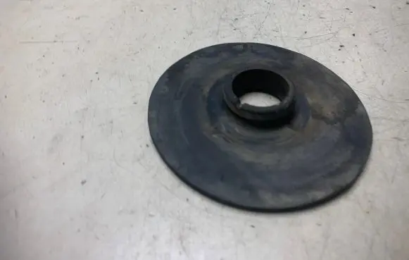 BMW 3 E46 Front coil spring rubber mount 1136385