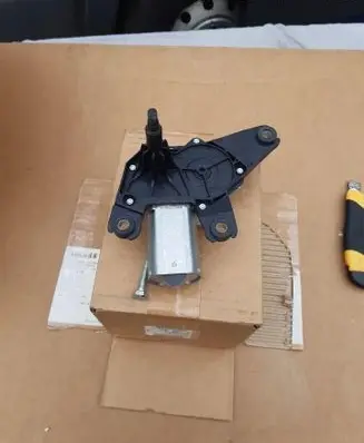 Opel Vivaro Wiper motor 91165699