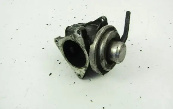 Volkswagen Golf IV EGR valve 