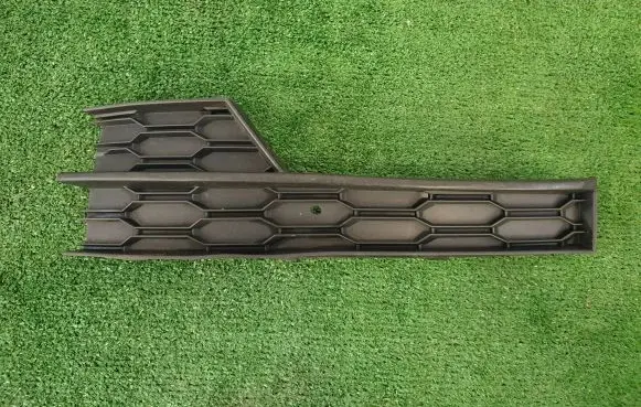 Skoda Octavia Mk3 (5E) Front bumper lower grill 5E0807681F