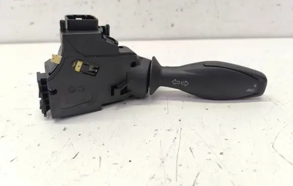Ford B-MAX Indicator stalk 8A6T13335BC