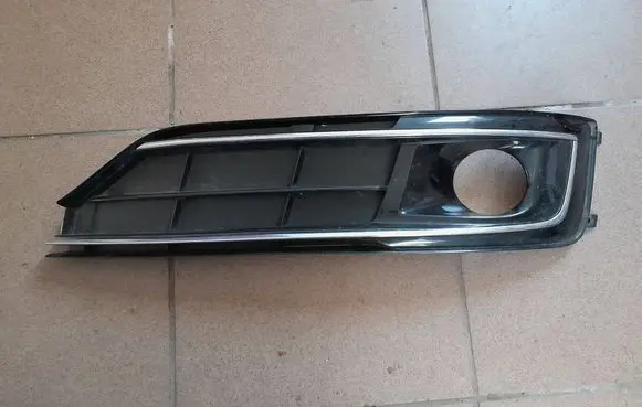 Audi A8 S8 D4 4H Front fog light trim/grill 4H0807151B
